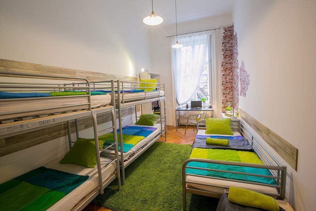 Friends Hostel & Apartments Budapest Extérieur photo